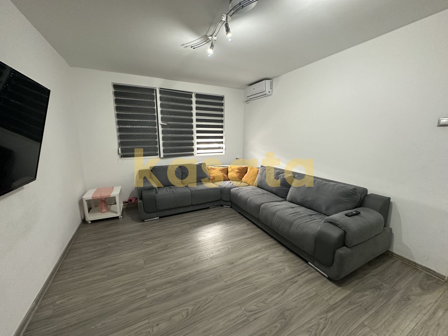Apartament 3 Camere | Decomandat | Bloc Reabilitat | Garaj Disponibil - Poză 2