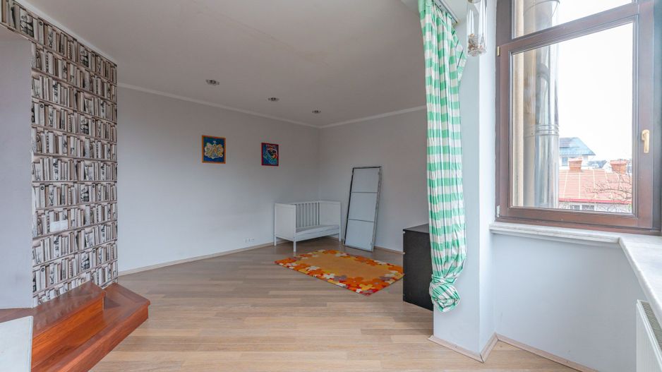 Casă individuală cu 7 camere lângă AFI Mall, ideală pentru birouri sau locuință - Poză 15