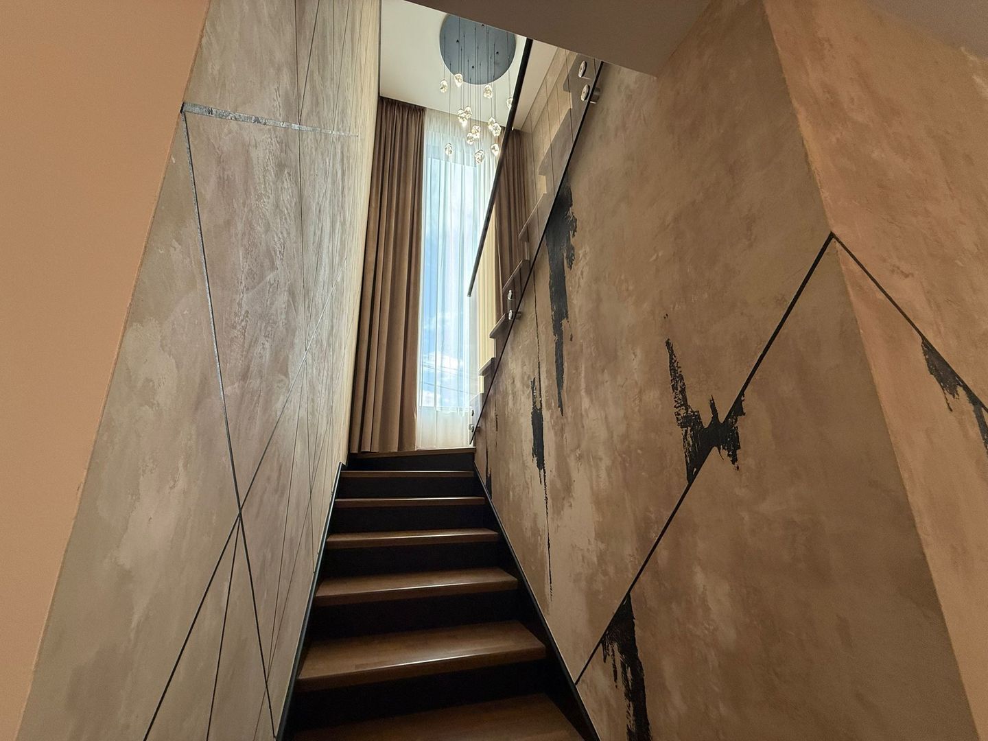 Exclusivitate Absolută în Calea Aradului | Casă High-End Complet Mobilată - Poză 13