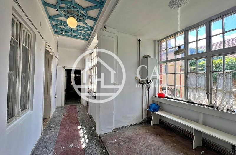 Apartament 2 camere de vânzare la curte comuna în zona Ultracentrală - Poză 1