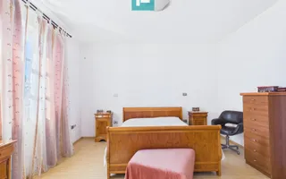 Vilă cu arhitectură deosebită în Aradul Nou - Poză 15