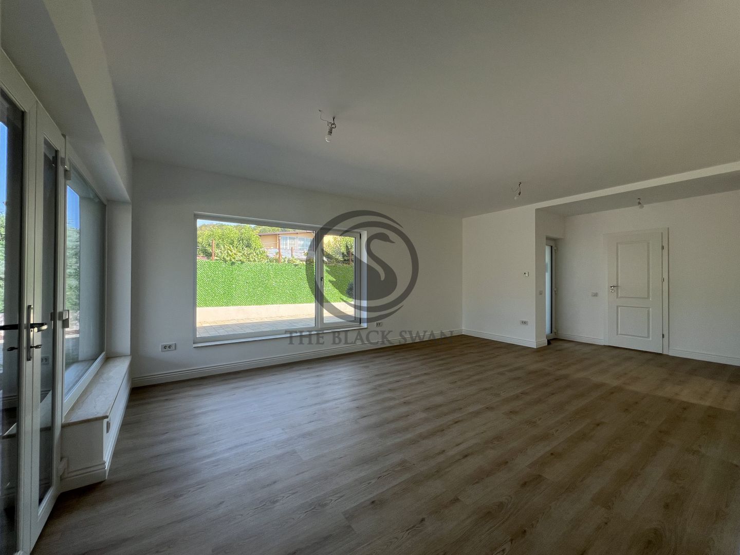 Casa de vanzare cu 4 camere | Premium | Nou | Moreni, Dambovita - Poză 15