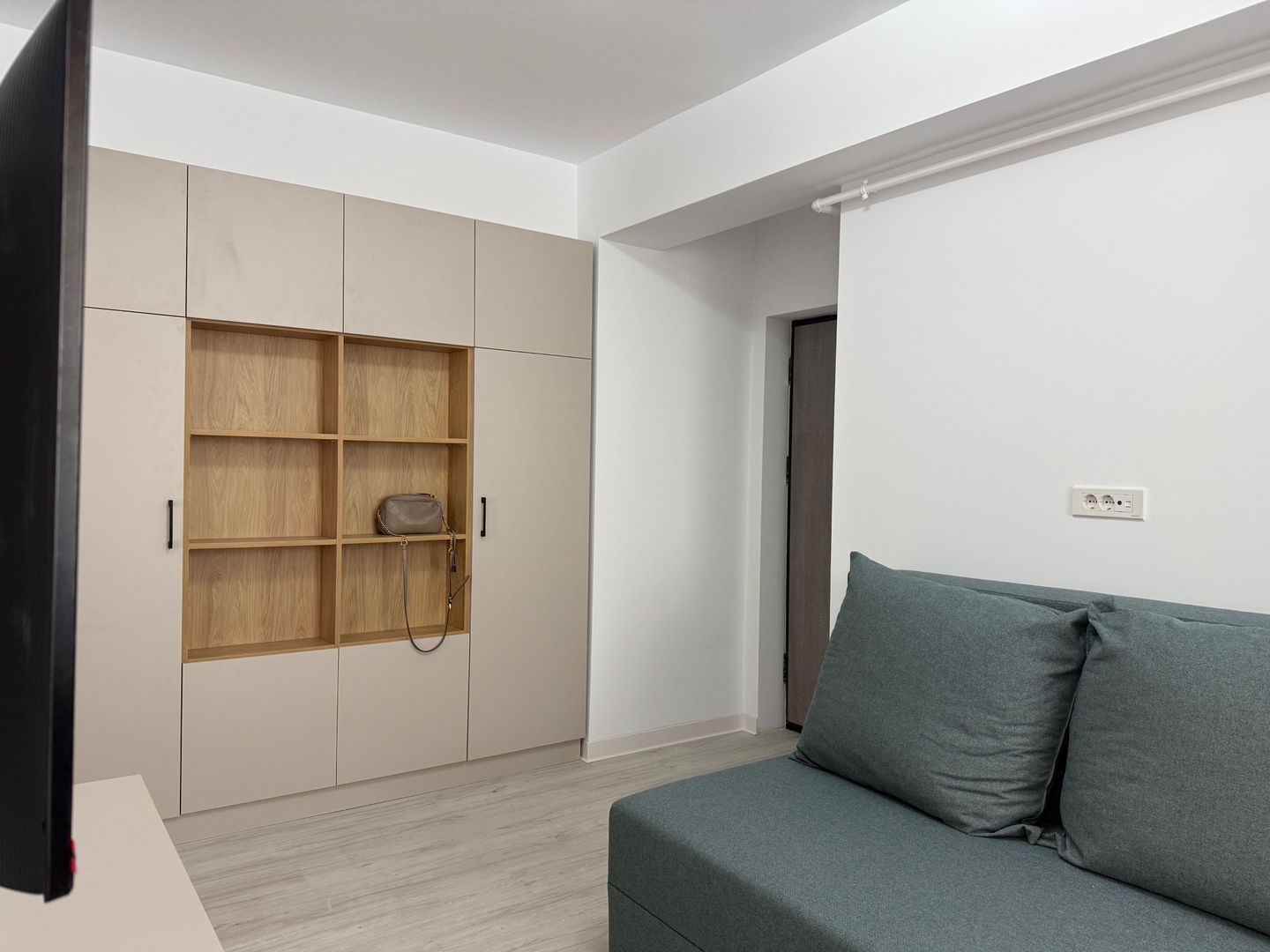 Apartament 2 camere de închiriat | Central Otopeni | Totul nou - Poză 2