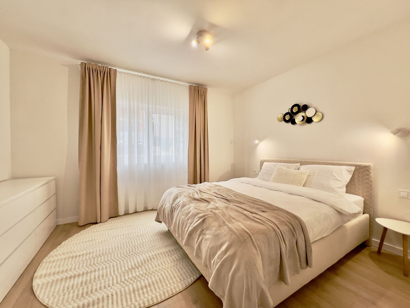 Apartament cu 2 camere, mobilat complet, terasă 18.46 - întabulat - Poză 1