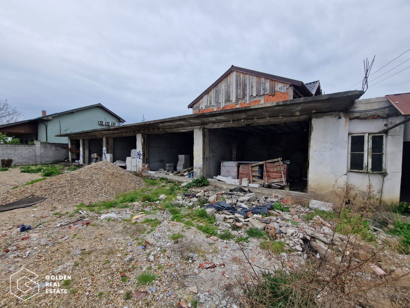 Teren 620 mp cu constructie la gri, str. Pionierilor - Poză 3