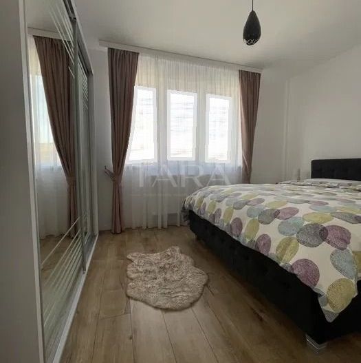 Apartament de vanzare cu 3 camere in Floresti. - Poză 3