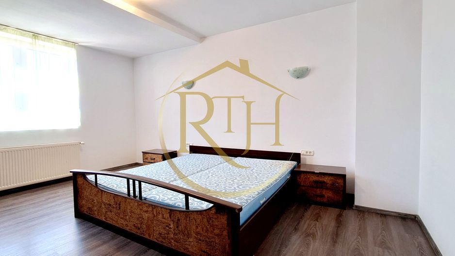 Oferim spre inchiriere, Apartament spatios, 4 camere, pentru locuit sau Firme - Poză 1