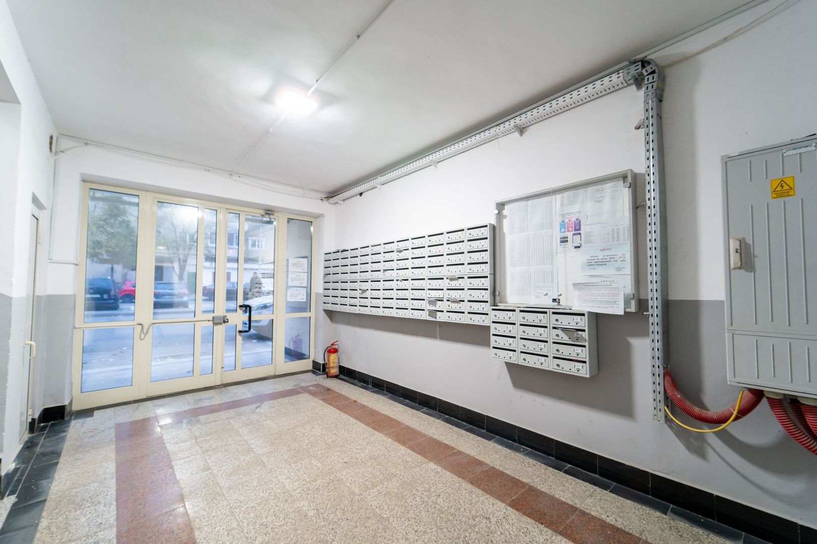 Garsonieră renovată, zona UTA - Poză 6