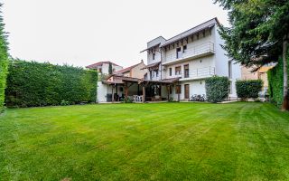 Vilă exclusivistă pe malul Mureșului – design modern si teren generos - Poză 2