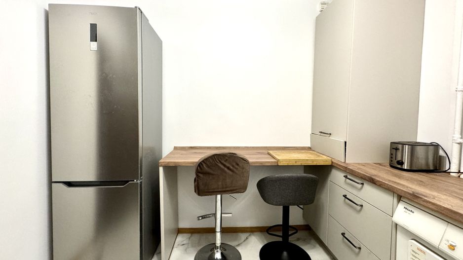 Apartament 2 camere, renovat, pet friendly, zona Central- Piata 700 - Poză 12