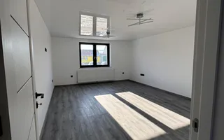 Casa moderna constructie noua 195 mp utili 100 mp curte in Sura Mare - Poză 14
