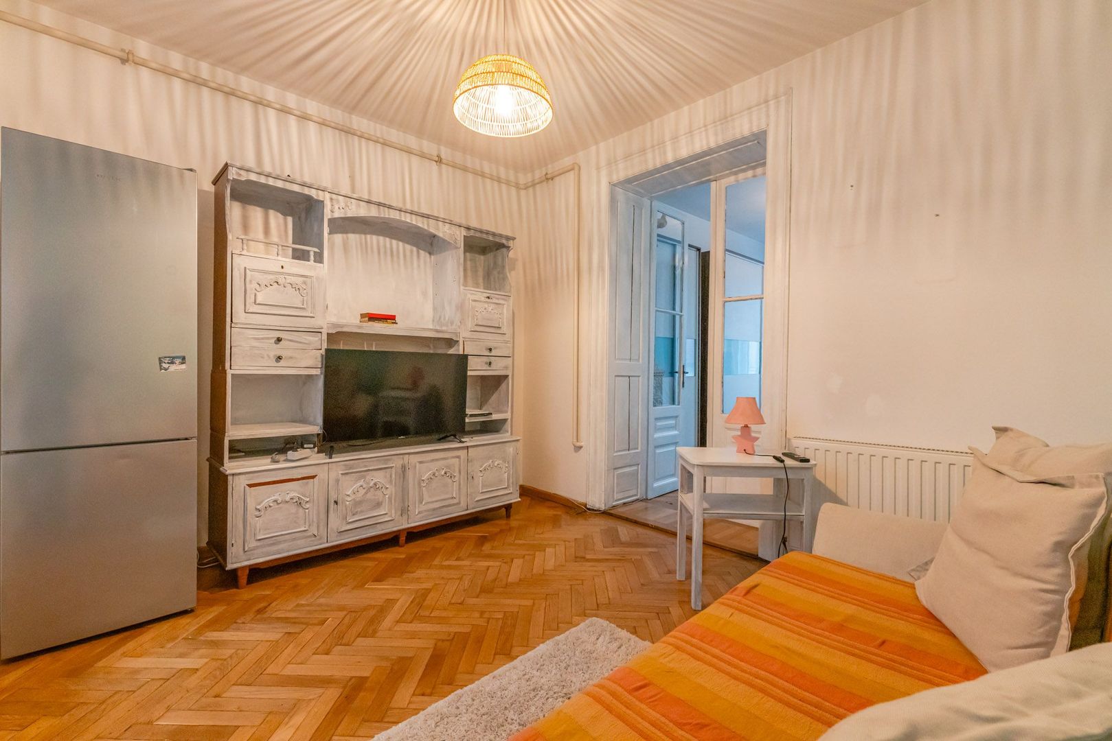 Apartament cu 2 camere complet mobilat – zona Livada Poștei - Poză 4