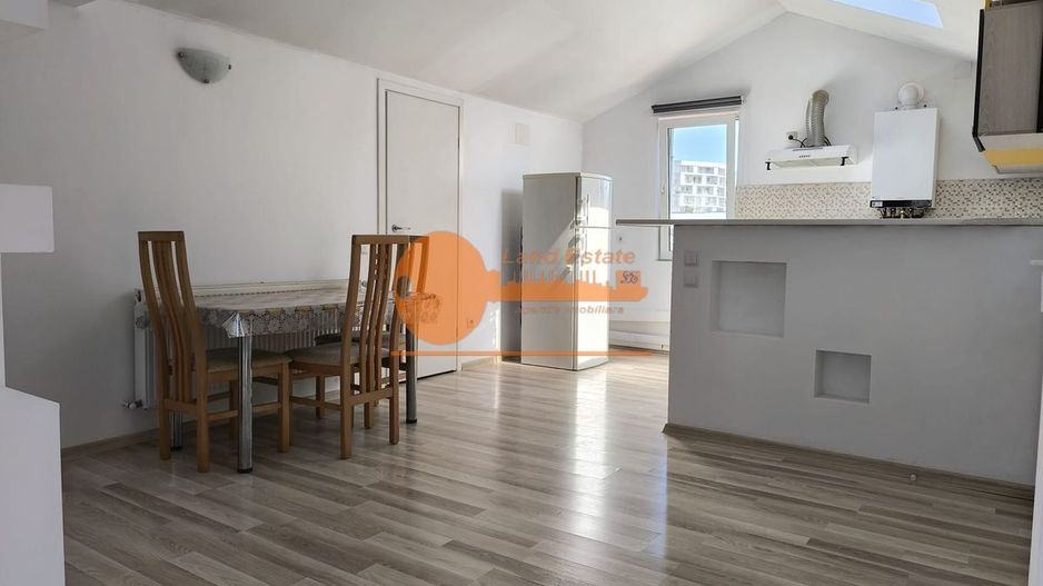 Apartament 2 camere | Mansardă | Parcare | Damaroaia - Poză 4