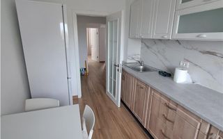 Etaj 1 4 camere  Complexul Studentesc-aproape de Sala Olimpia - Poză 4