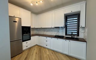 Duplex despartit prin garaj. Zona centrala - langa padure - Poză 4