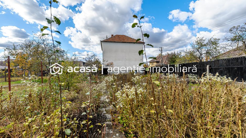 Casă din cărămidă cu 8 camere – zonă liniștită, LIPOVA - Poză 1