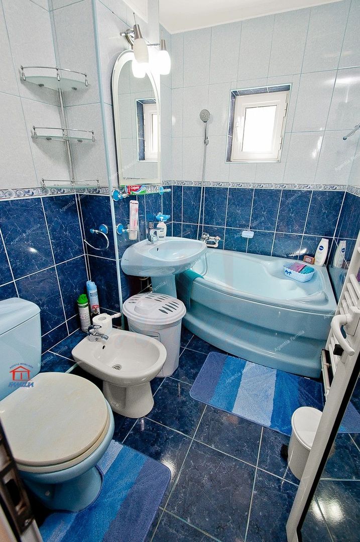 De închiriat apartament 3 camere, Micro 21 - Poză 7