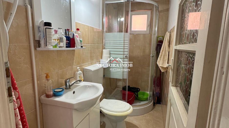 NECTORA IMOB-Casa cu etaj, mobilata, utilata, Episcopia, cu livada - Poză 6