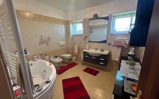 Vila impresionanta Husi + 2835 mp teren, P+1+M, constructie deosebita - Poză 3