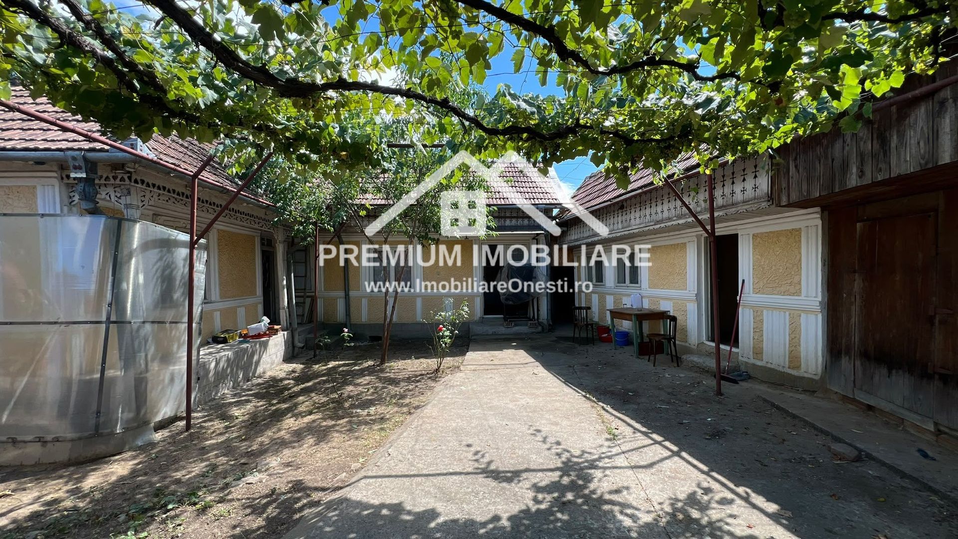 Casa batraneasca cu 1042 mp teren - Poză 1