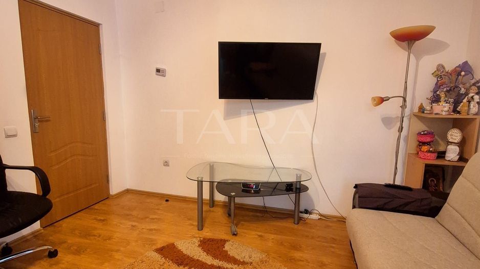 Apartament cu 3 camere și 2 locuri de parcare, zona Florilor. - Poză 2