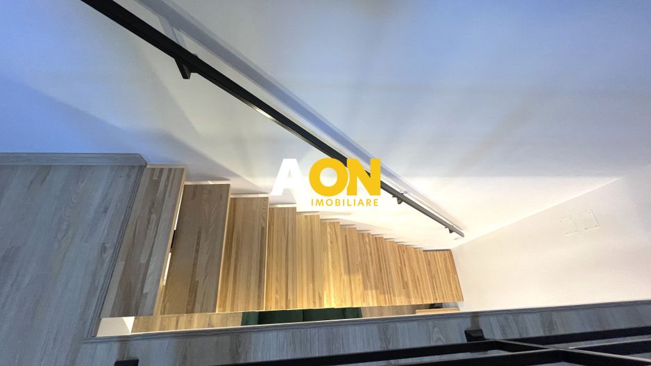 Apartament cu 3 camere, balcon si scara interioara - Poză 9