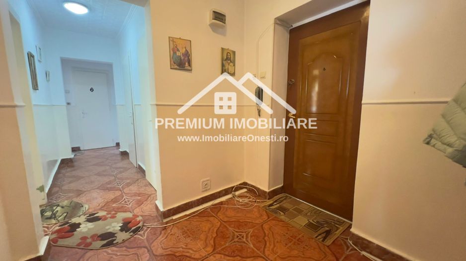 Apartament cu 3 camere decomandat - Poză 2