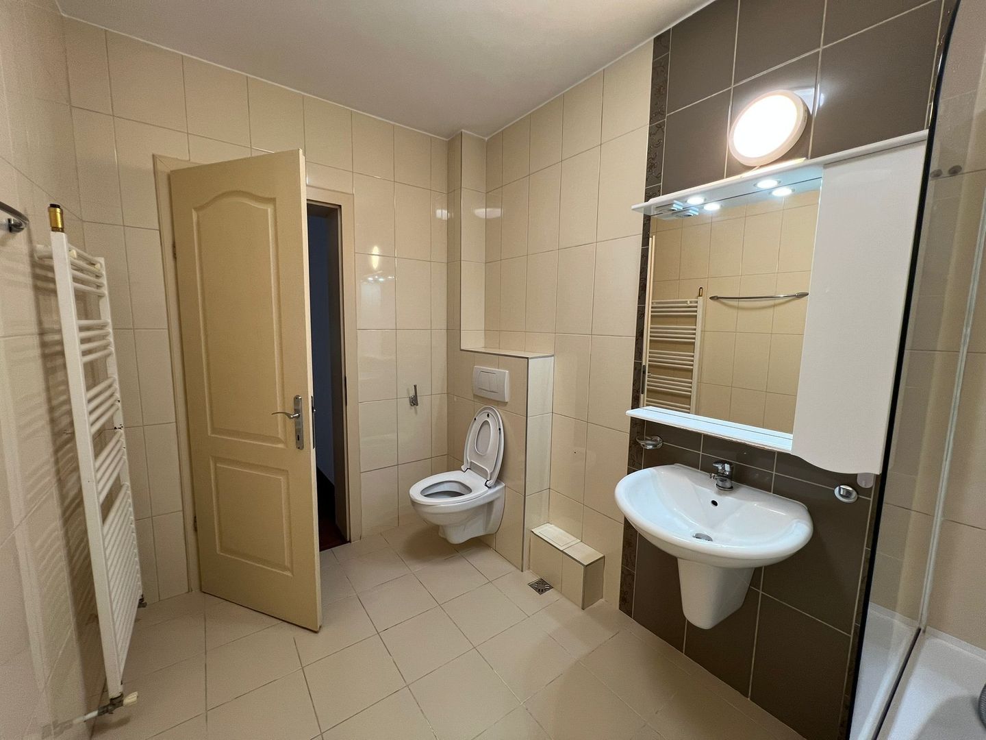 De inchiriat! Apartament spatios, zona exceptionala! - Poză 17