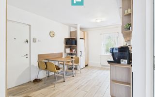 Vand apartament cu 4 camera in Confecții. - Poză 2