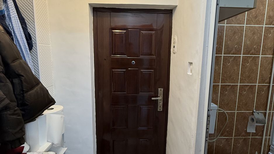 Garsonieră 24 mp - renovată, mobilată și utilată complet - Campina - Poză 4