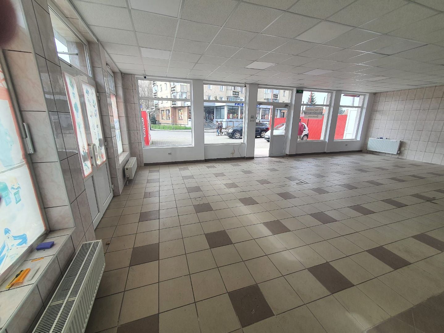 Spatiu comercial 300mp utili+parcari zona Gara Mică 5 eur mp - Poză 3