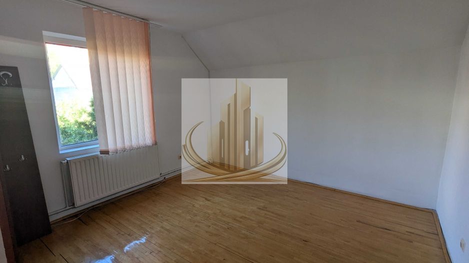 Vilă pentru Activități Comercia –5 Camere, Curte500 MP – Zona Aradului - Poză 7