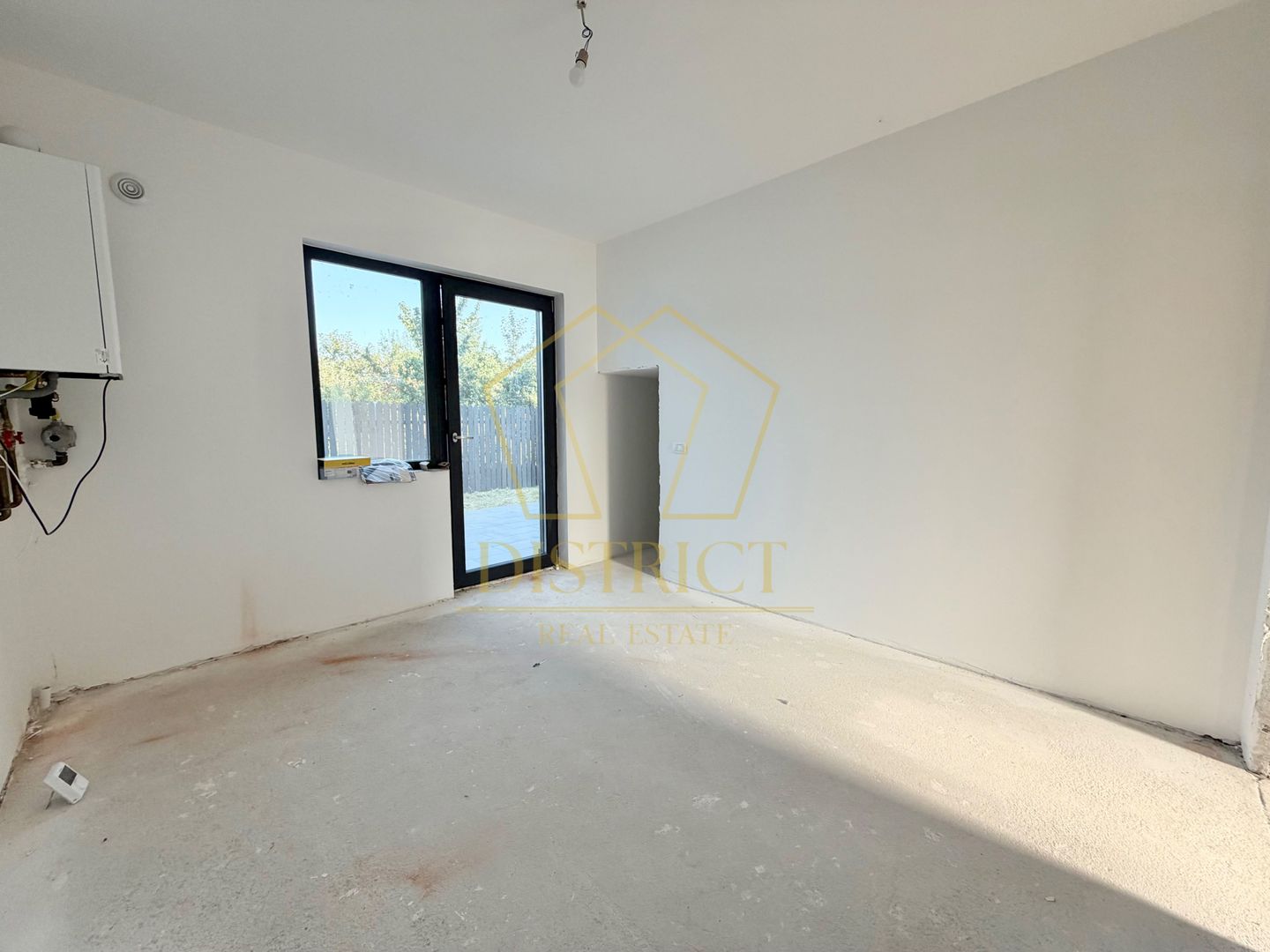 Duplex-uri cu 4 camere, 3 bai si perete coumn dublu in Chisoda, la asfalt. - Poză 4