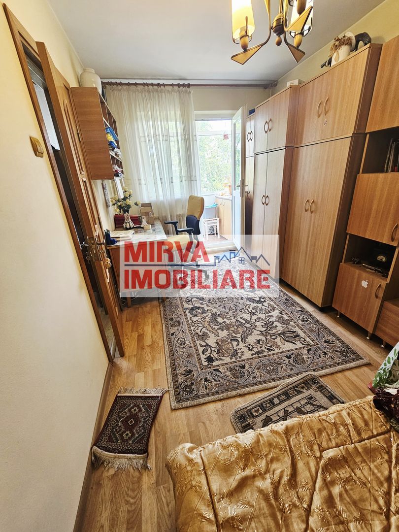 Vanzare apartament 2 camere, mobilat si utilat, zona Vest - Poză 3