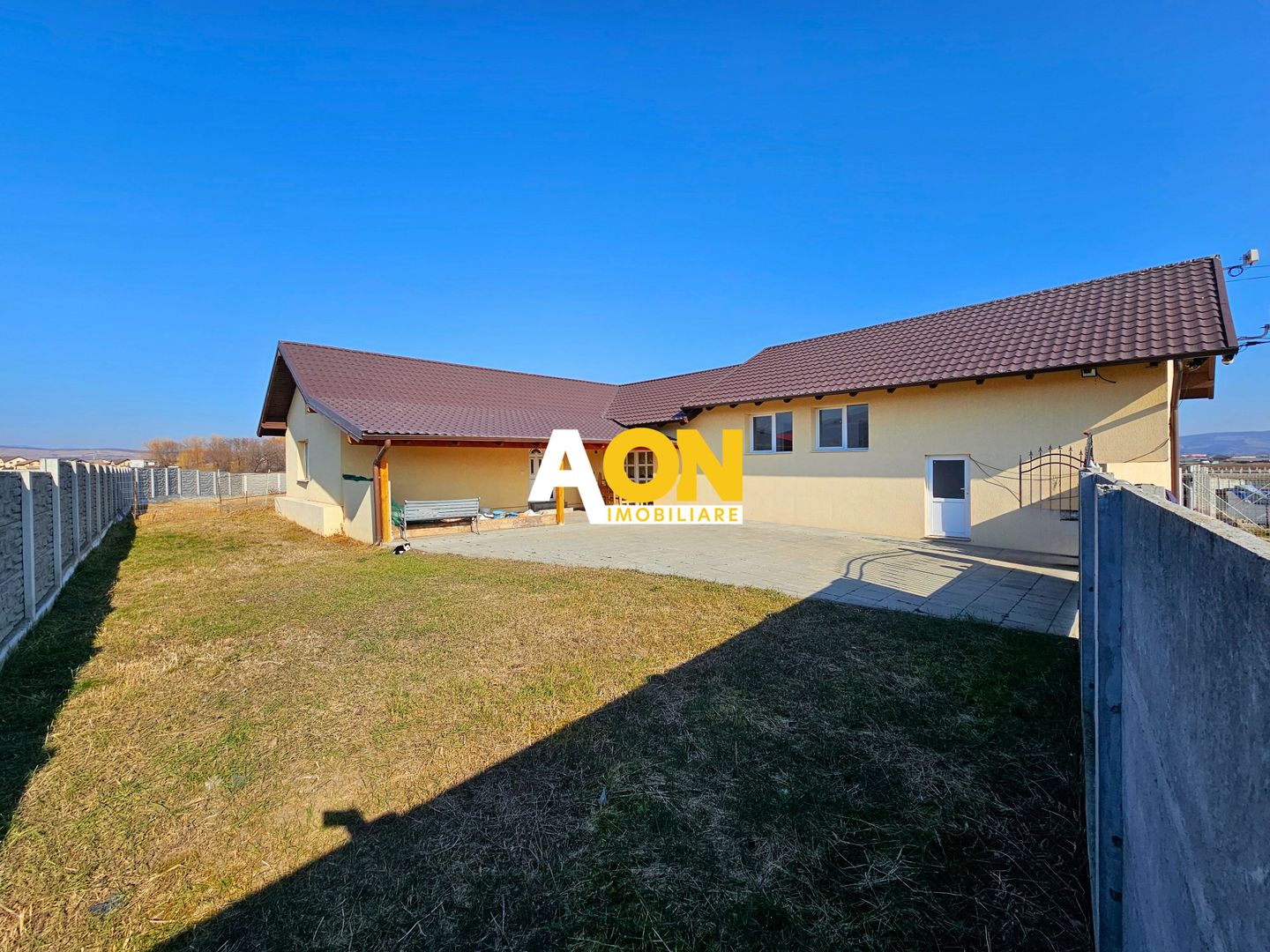 Casa cu 4 dormitoare, 821 mp teren - Poză 1