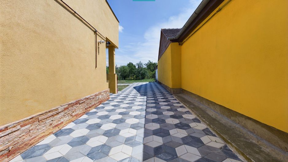 Casă P+M în Bujac - Poză 2