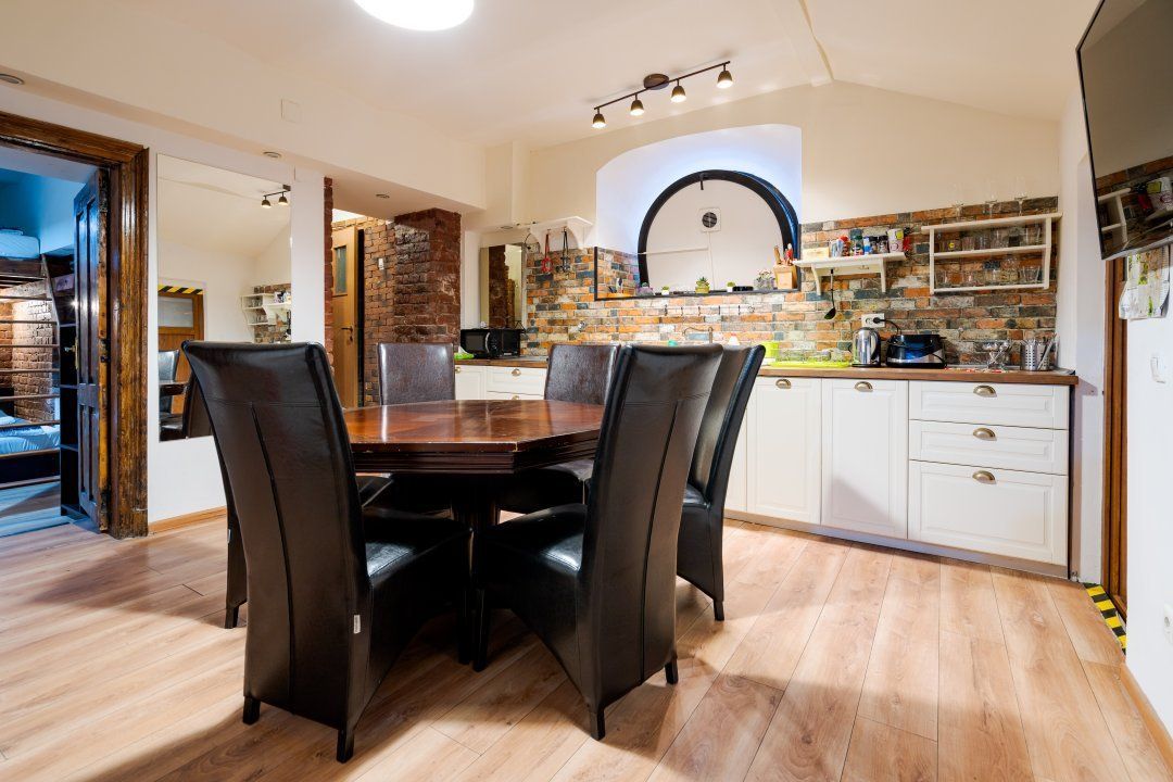 Ag BRASADAS vinde villa cu 20 camere Pta ROMANA. - Poză 15