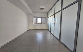 Spatiu de birouri de inchriat locatie centrala si vizibilitate buna - Poză 24