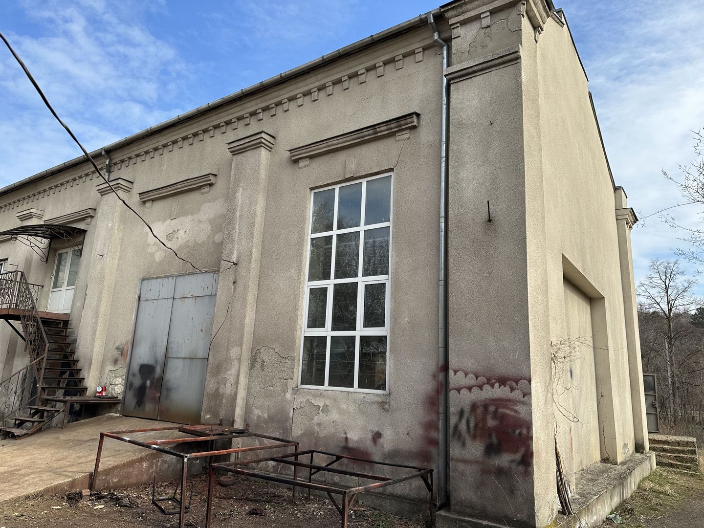 De vânzare spațiu comercial cu suprafața totală de 500m2  pe teren de 7ari în centru Orheiului. - Poză 1