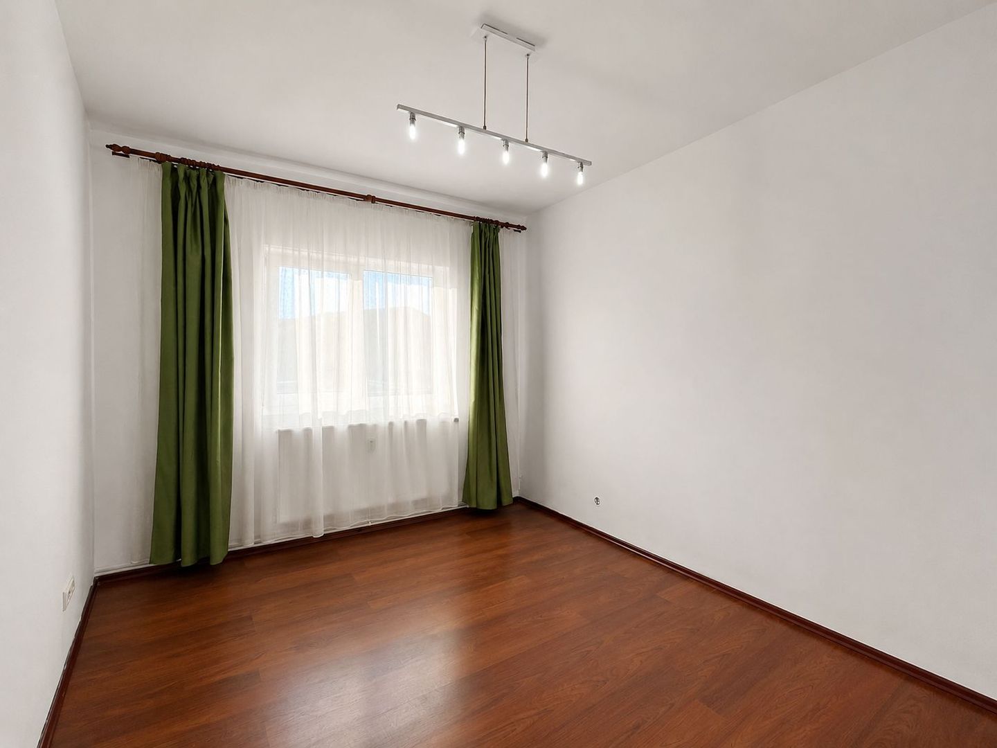 COMISION 0%, APARTAMNET 3 CAMERE, RENOVAT, 2 BAI, 65 MP, ZONA ARADULUI - Poză 6