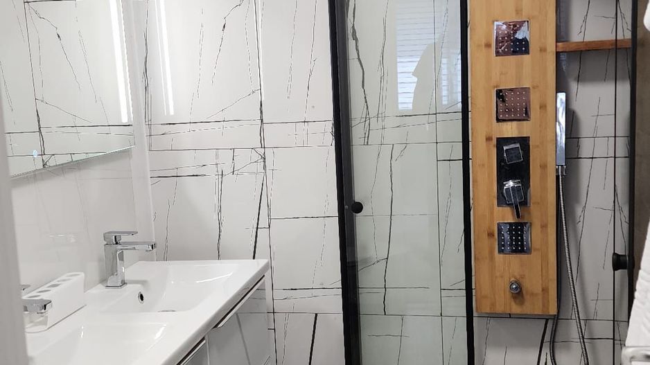 APARTAMENT MOBILAT SI UTILAT METROU ZONA 1 MAI - Poză 9