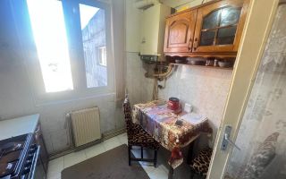 3 camere decomandat etaj 4/10 Dambovita centrala proprie - Poză 4