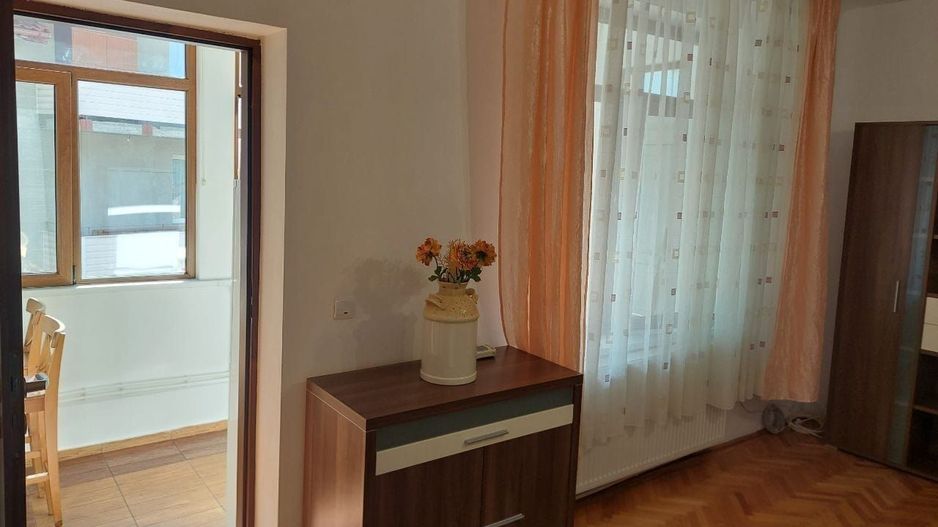 De inchiriat studio la casa, zona centrala Brasov, Schei - Poză 4