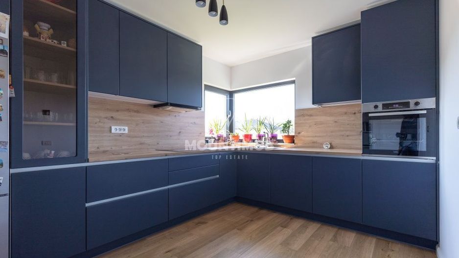 Casa moderna,4 camere, pompă de căldură si panouri fotovoltaice - Poză 3