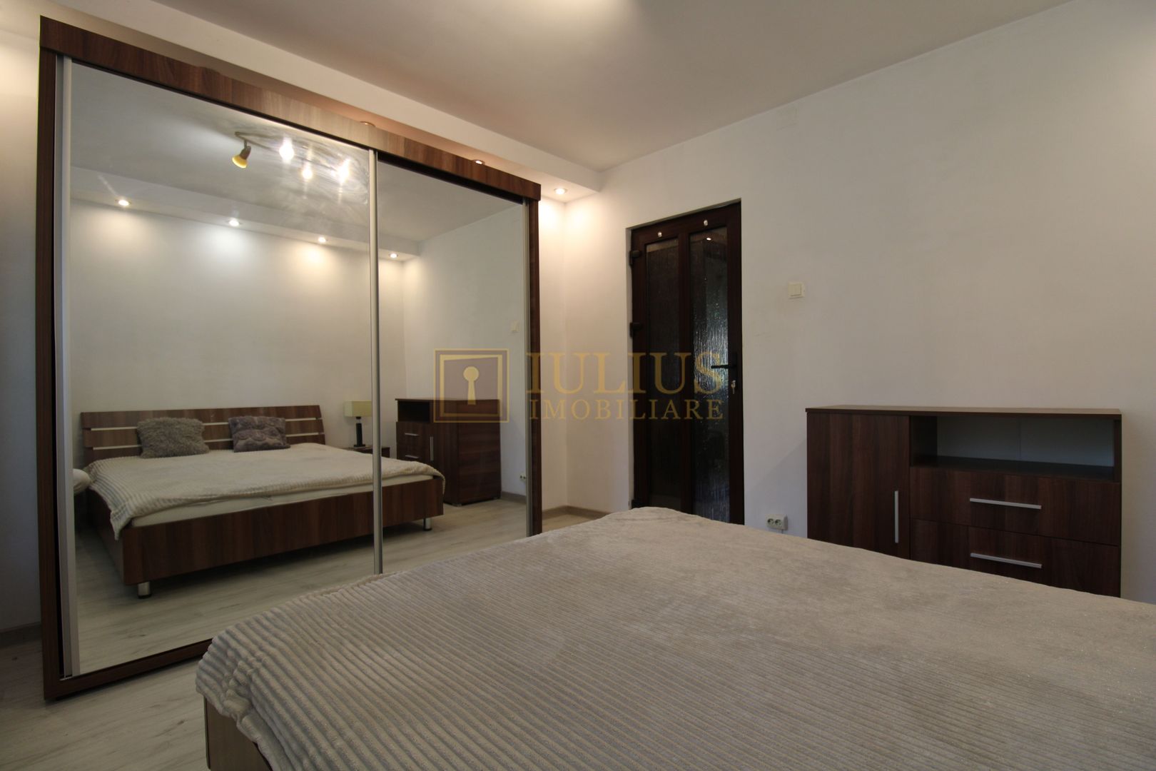 5 minute de UMFT, 3 camere. - Poză 2