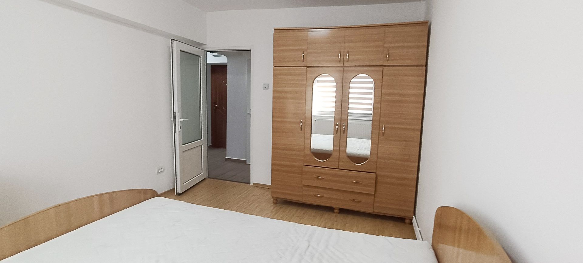 Apartament cu 2 camere, mobilat in blocul Onix-Grivitei - Poză 6