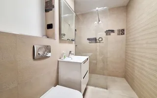 Apartament spatios si modern, 3 camere decomandat - Poză 12