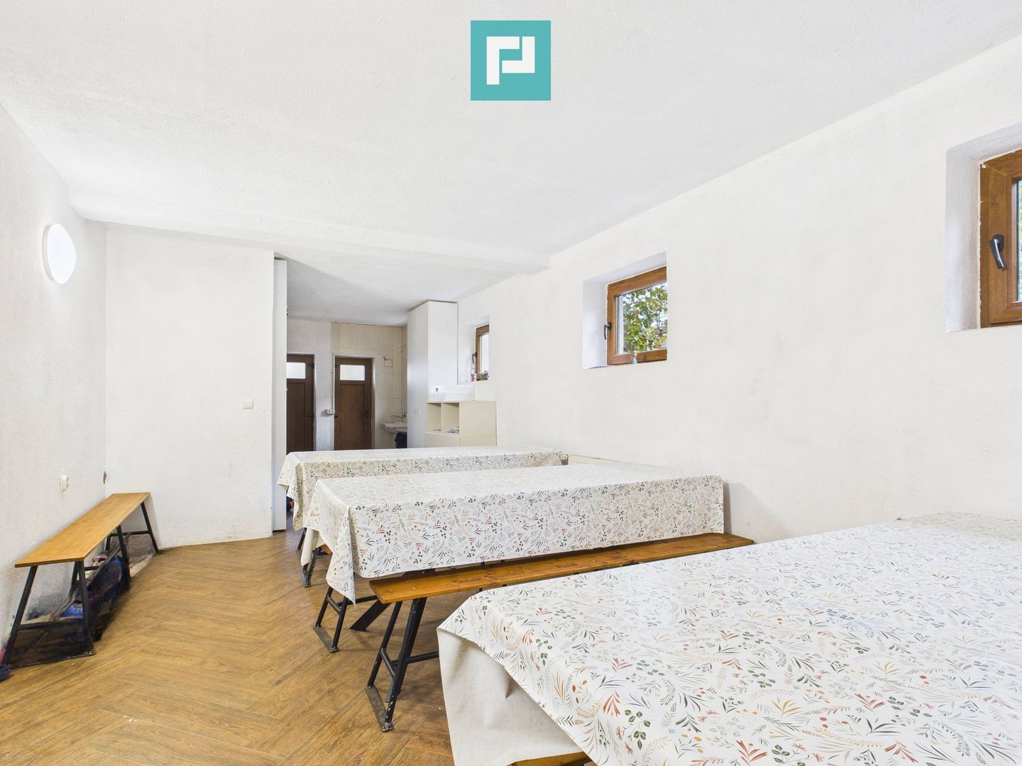 Casă  spațioasă cu 5 camere, Aradului - Poză 9