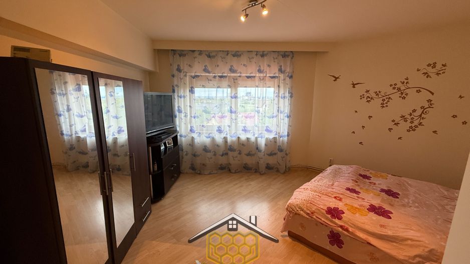 Casă P+1+Pod+Beci, complet mobilată, 950 mp teren, Simnic –Comision 0% - Poză 6