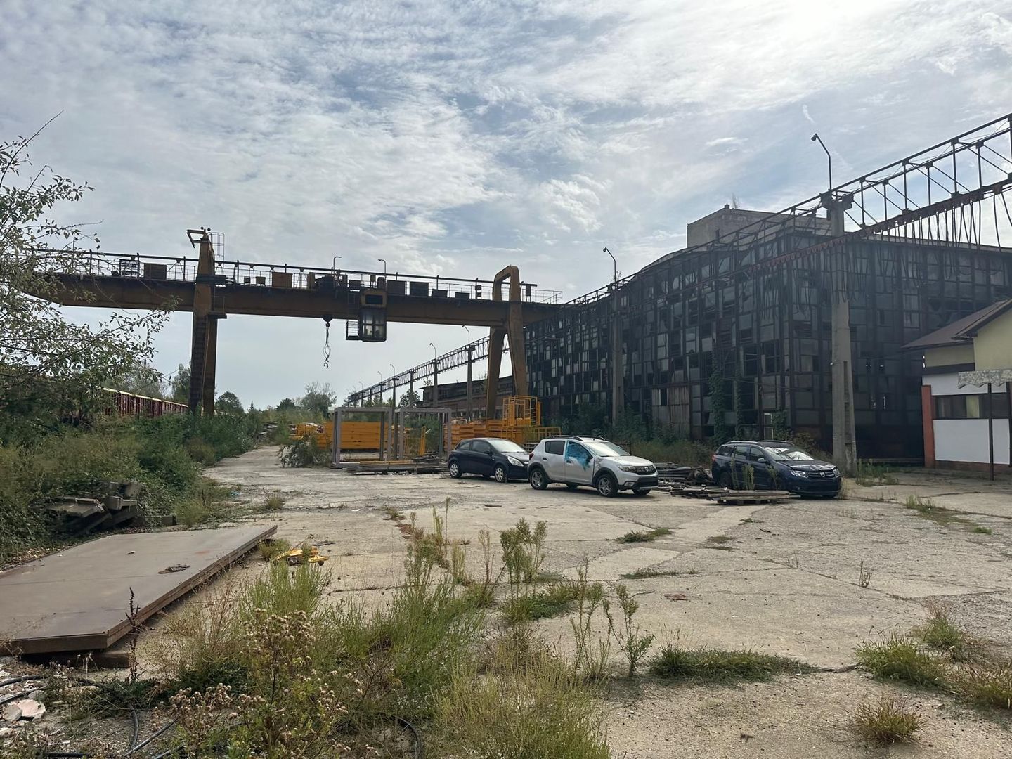 Platformă Industrială cu Cale Ferată si Infrastructură Completă - Poză 2